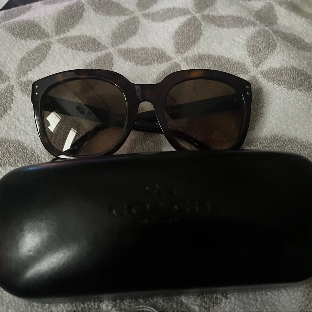 Dark Tortoise(brown) sunglasses - Picture 3 of 4